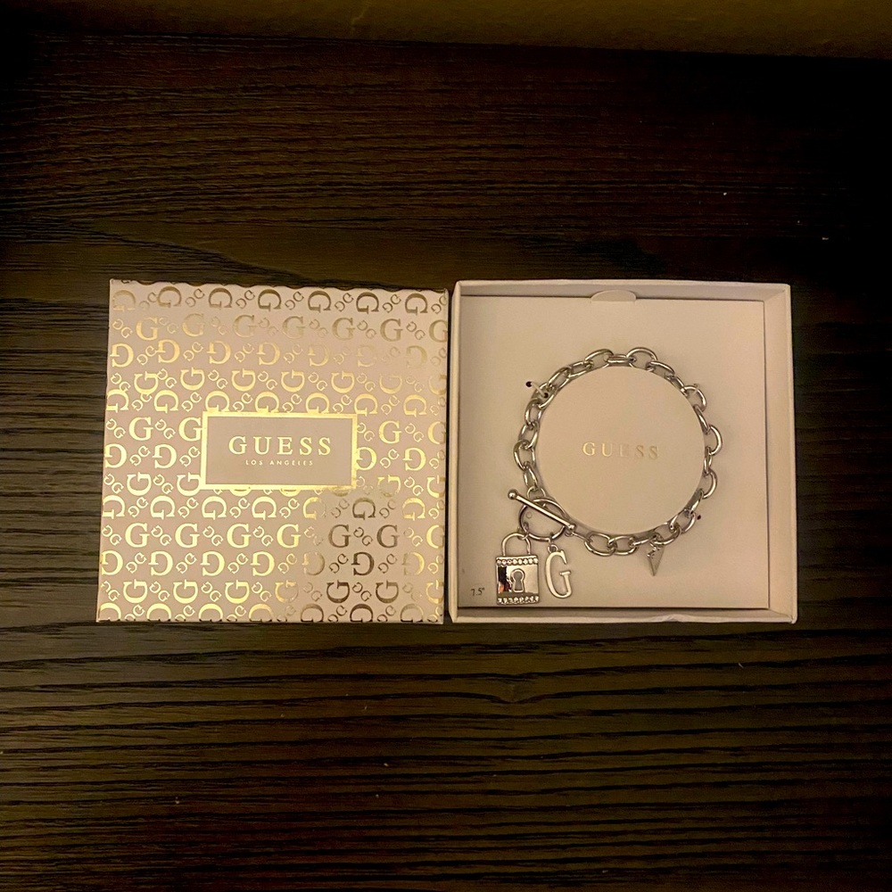 NEW Guess silver chain link charm bracelet